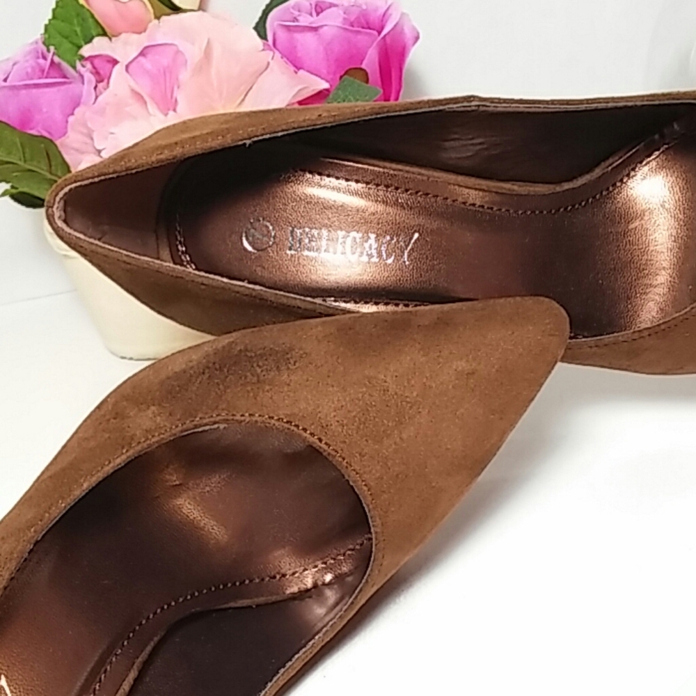 🆕 Chocolate Brown Pointed Toe Pumps Faux Suede 🆕 - Picture 8 of 8